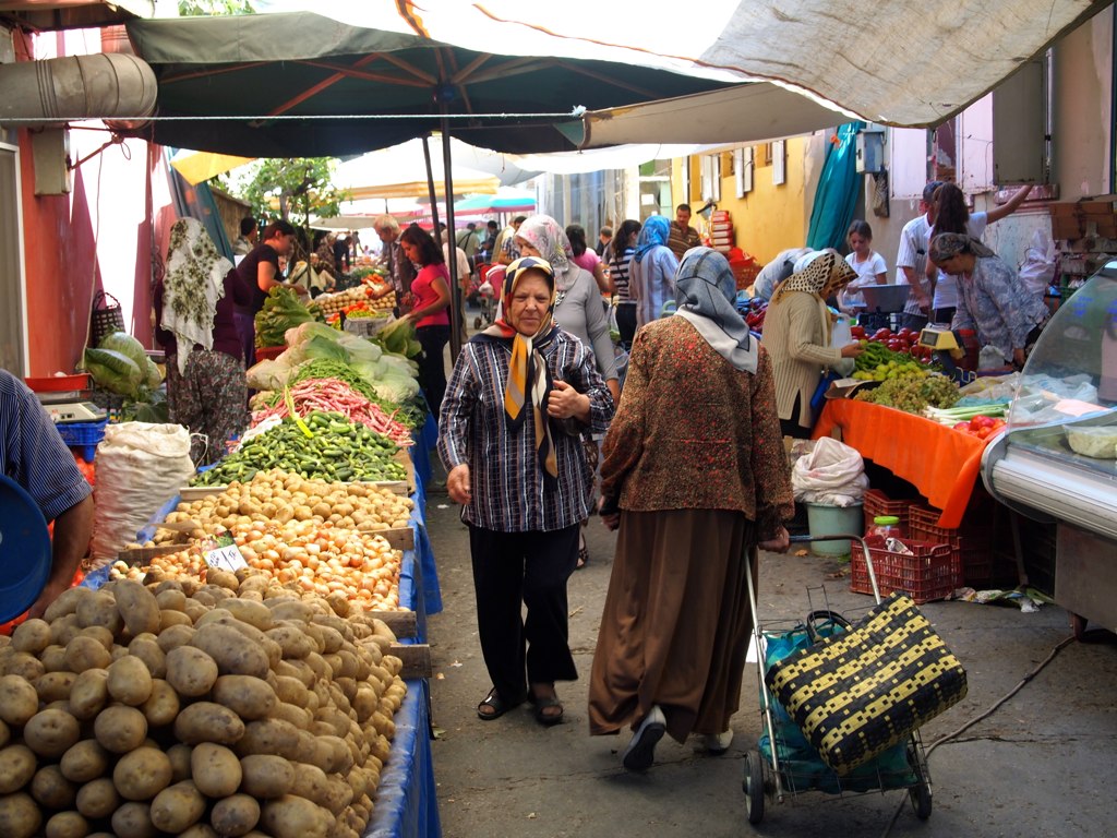 Tire Tuesday Market - Tire, Turkey